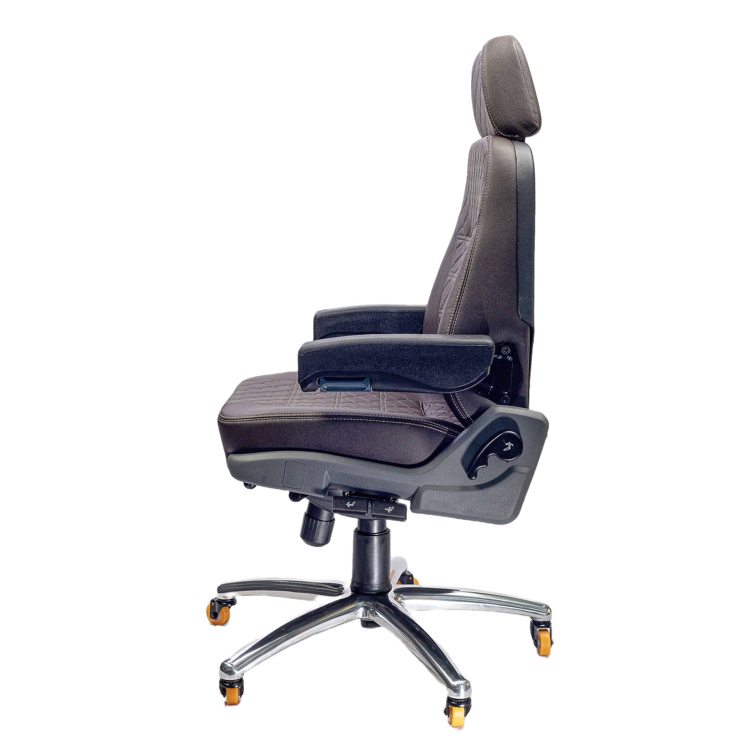 Cadeira Confort Navigator 4002 Astra – vista lateral com regulagem de inclinação e apoio de braço