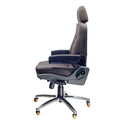 Cadeira Confort Navigator 4002 Astra – vista lateral com regulagem de inclinação e apoio de braço